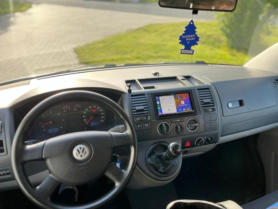 Mietwagen 9-Sitzer Bulli mieten/leihen – VW T5 für 7-9 Personen in Südbrookmerland