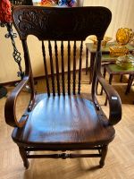 Schöner Antiker Stuhl mit Schnitzereien! Anschauen lohnt! Hessen - Hüttenberg Vorschau