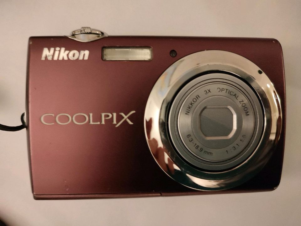 Digitalkamera von Nikon Modell COOLPIX S220 in Hamburg
