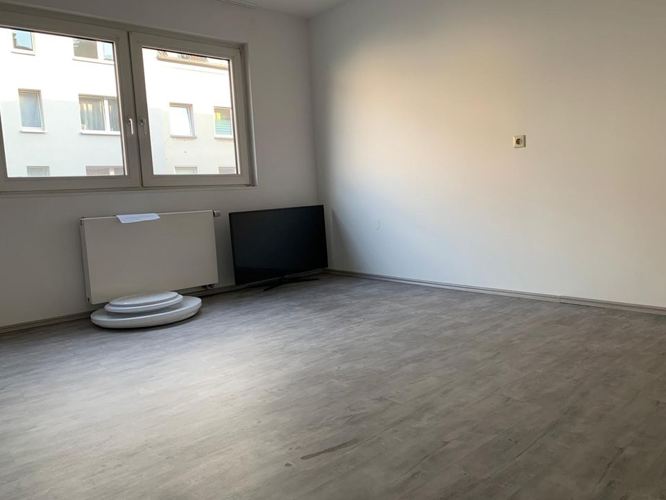 sanierte 3-Zimmer Wohnung mit EBK in Duisburg - Neudorf zu vermi. in Duisburg