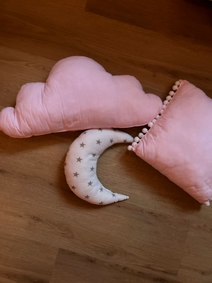 Kissen Baby Kinderzimmer rosa Wolke Mond rosa weiß in Selfkant