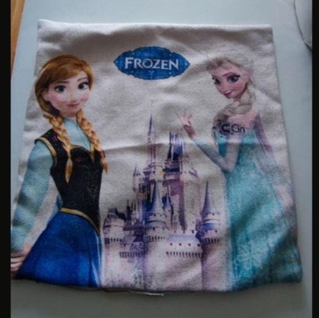 Kissenbezug Anna & Elsa Frozen in München