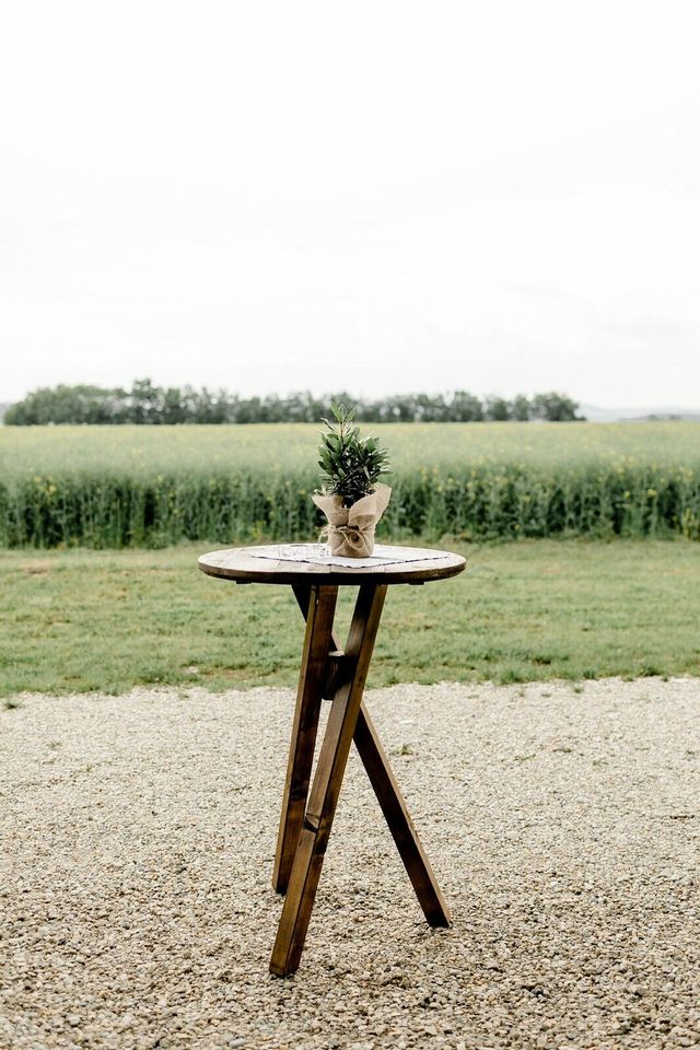 Boho Hochzeit Trauung Stühle Stuhl Tisch mieten leihen in Sommerhausen Main