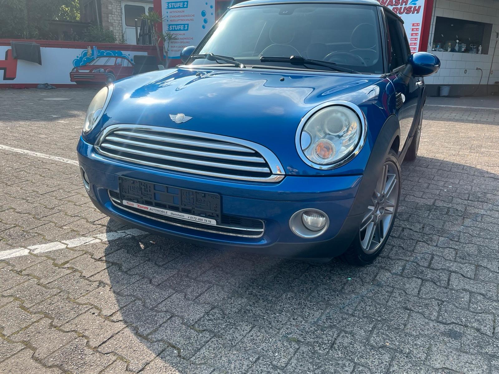 Abbildung des Autos Mini One Blau Metallic