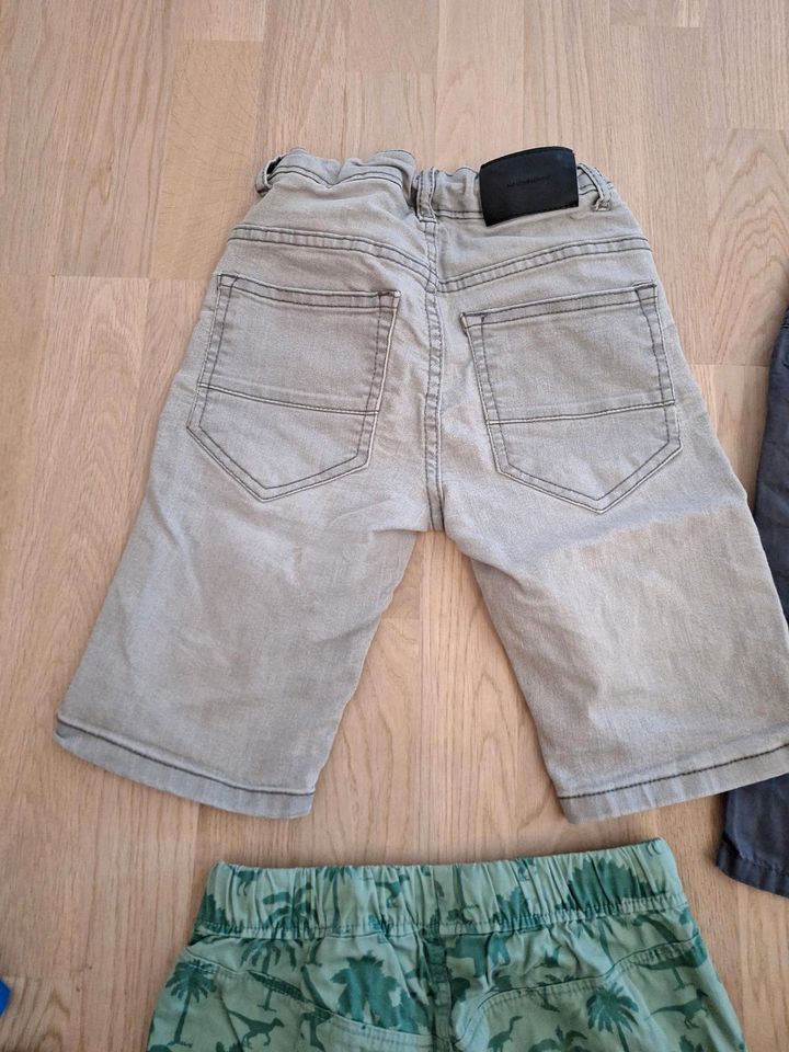 Kurze Hosen Shorts Staccato H&M Gr. 128 Ernstings Topolino in Ahrensburg