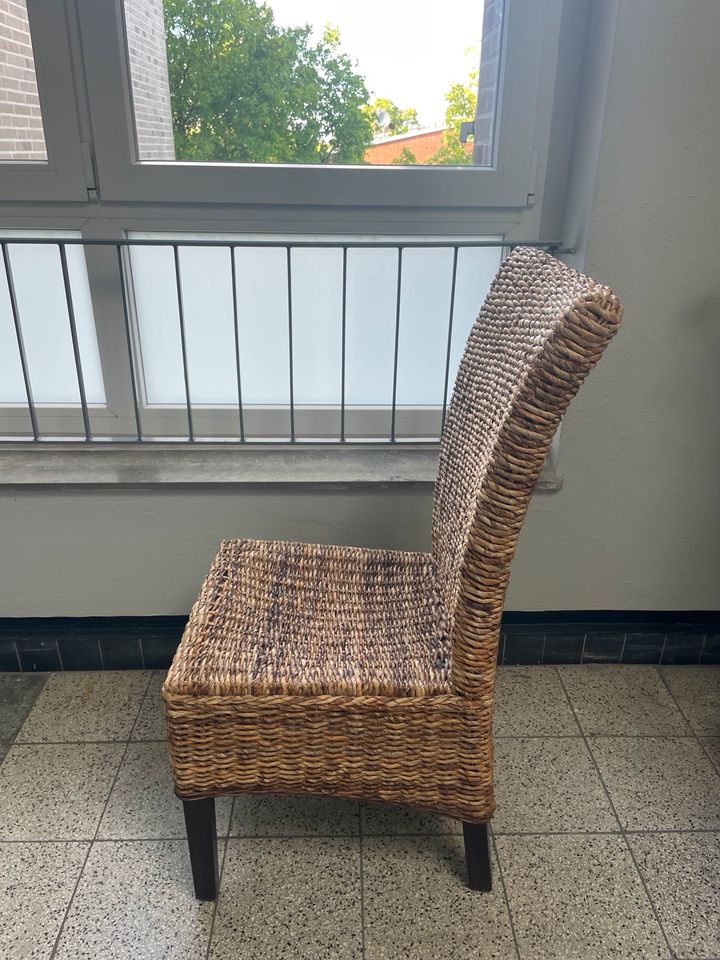 3x Stühle in gutem Zustand aus geflochtenem Holz in Hamburg