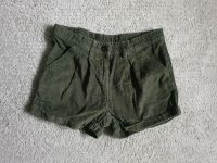 Kurze Hose Shorts Kord olivgrün khaki Größe 134 zu verschenken München - Schwabing-West Vorschau