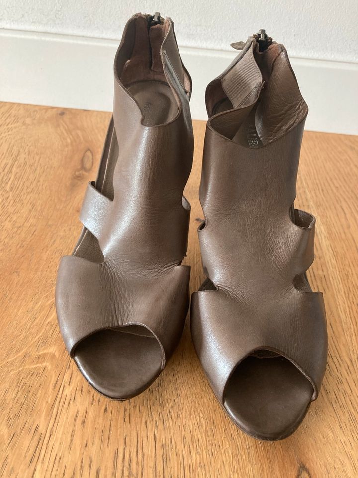 Mauro Giuli Sandalen Leder Gr. 39, taupe neu in Hannover