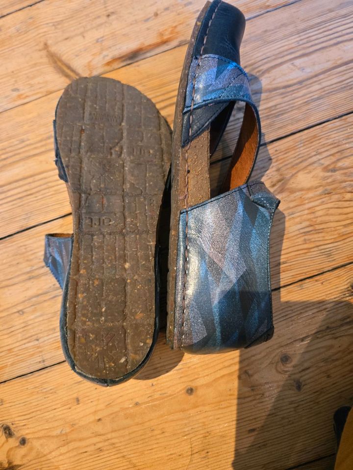 Art Company Sandale geschlossen blau 41 Leder in Berlin