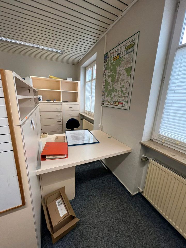 Büro Praxismöbel in Limbach