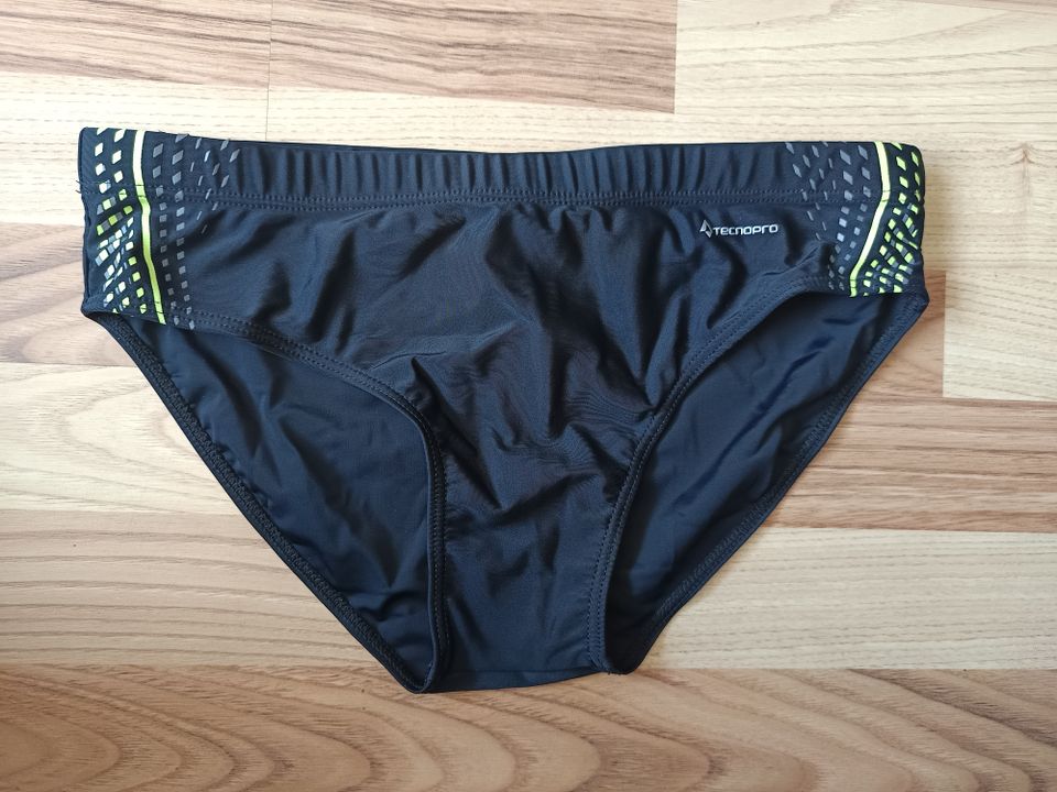 Badehose Gr 5 von TecnoPro in Berlin