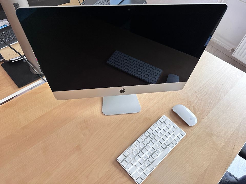 iMac 21,5 Zoll aus 2015 in Frankfurt am Main