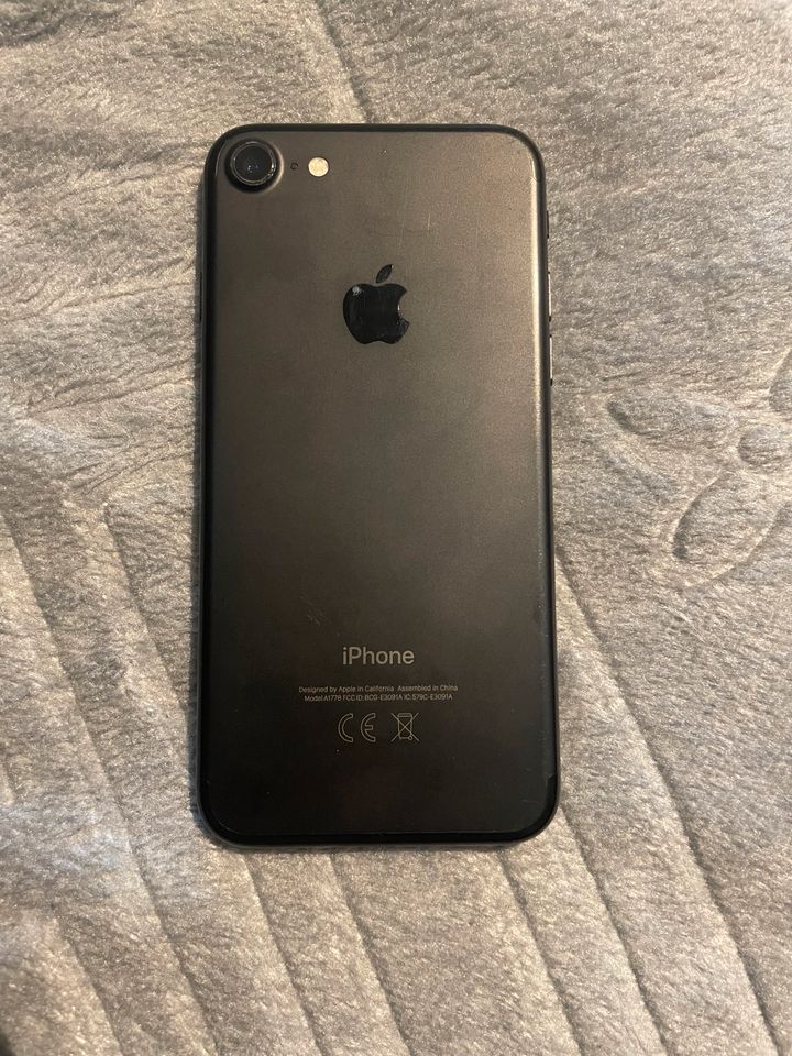 I phone 7  (Apple ) in Köln