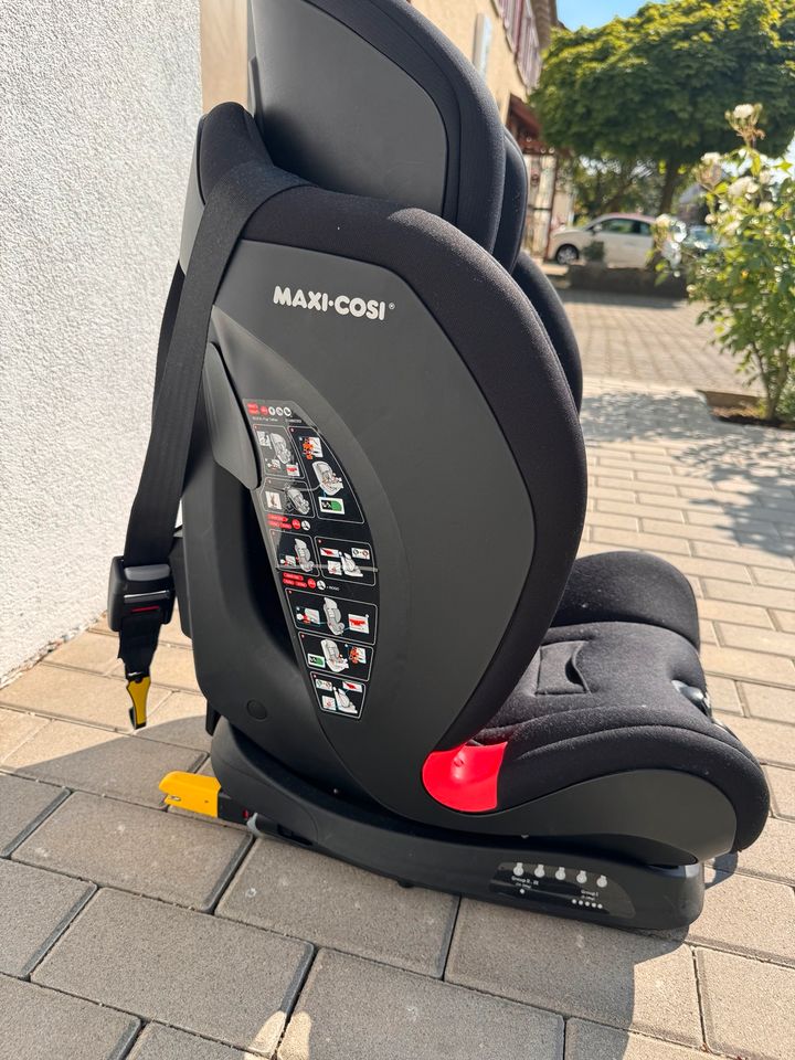 Kindersitz Maxi cosi Titan black 2021 Unfallfrei in Weilheim an der Teck