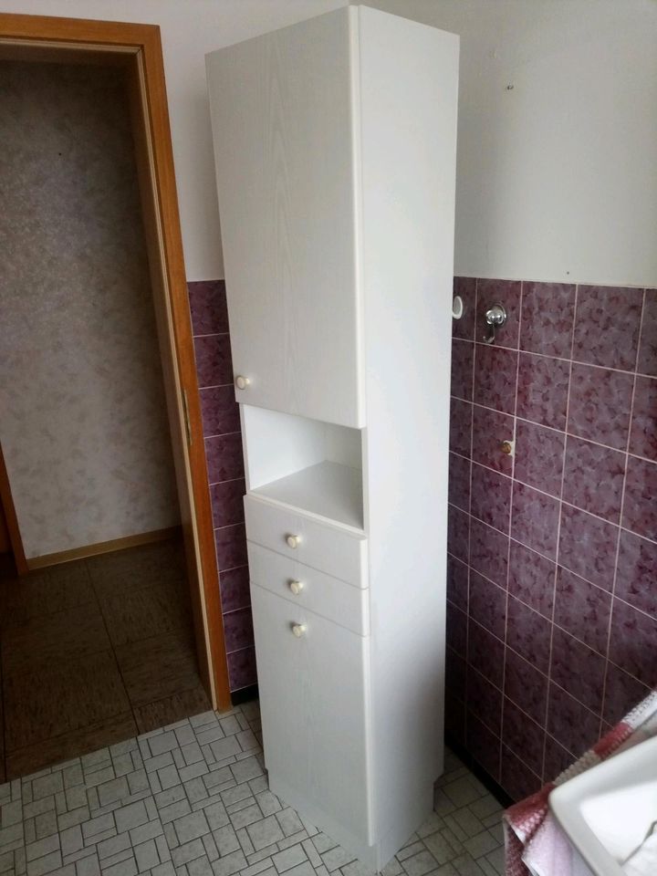 Badezimmerschrank in Jossgrund