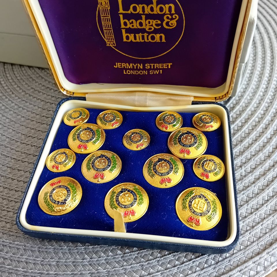 Club-Knöpfe von London Badge & Button -Original- in Bad Salzuflen