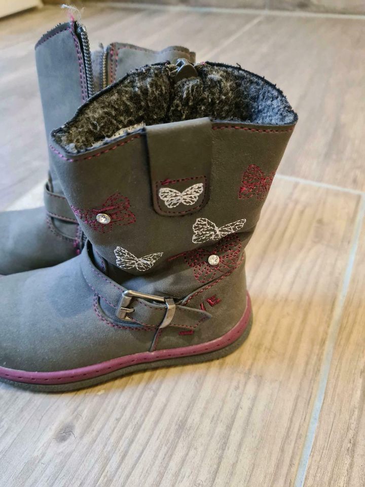 Mädchen Winterstiefel Gr.25 in Höxter