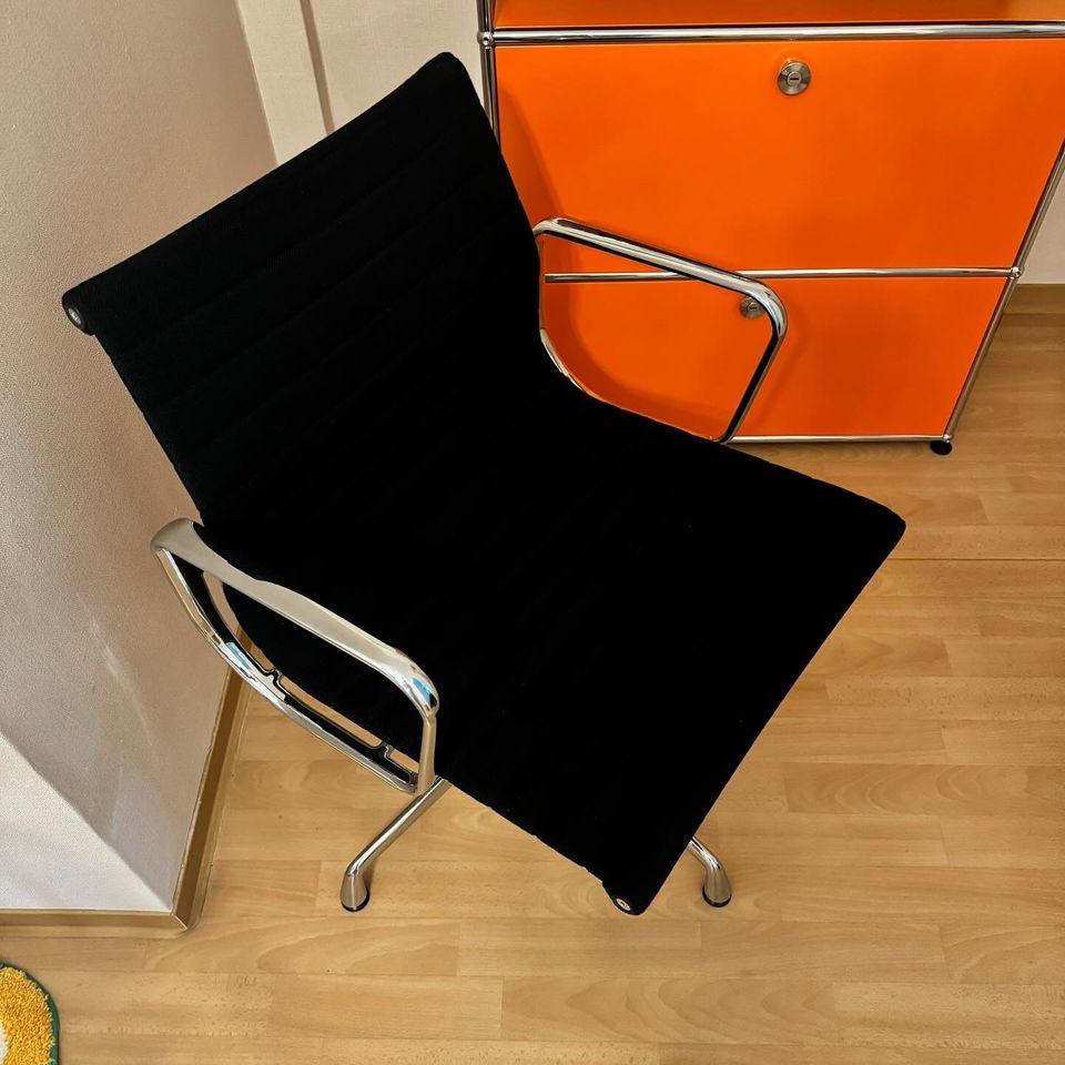 Vitra Charles & Ray Eames EA108 Hopsak Schwarz Stuhl in St. Ingbert