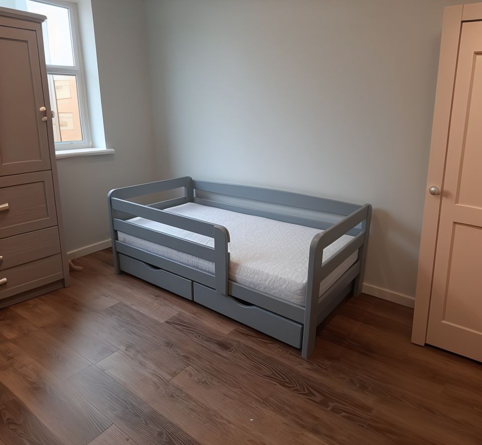 Neues Bett Kinderbett Hochbett in Leipzig