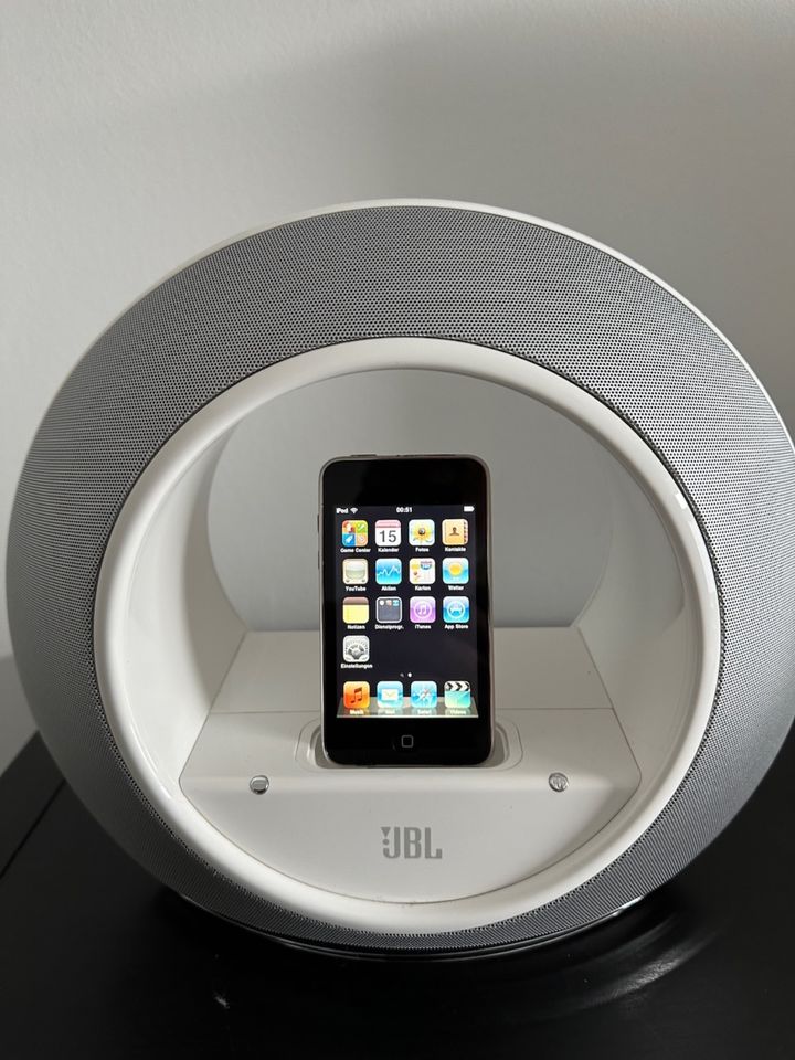 JBL Radial iPod Dock Weiß von Harman plus iPod Touch in Grömitz