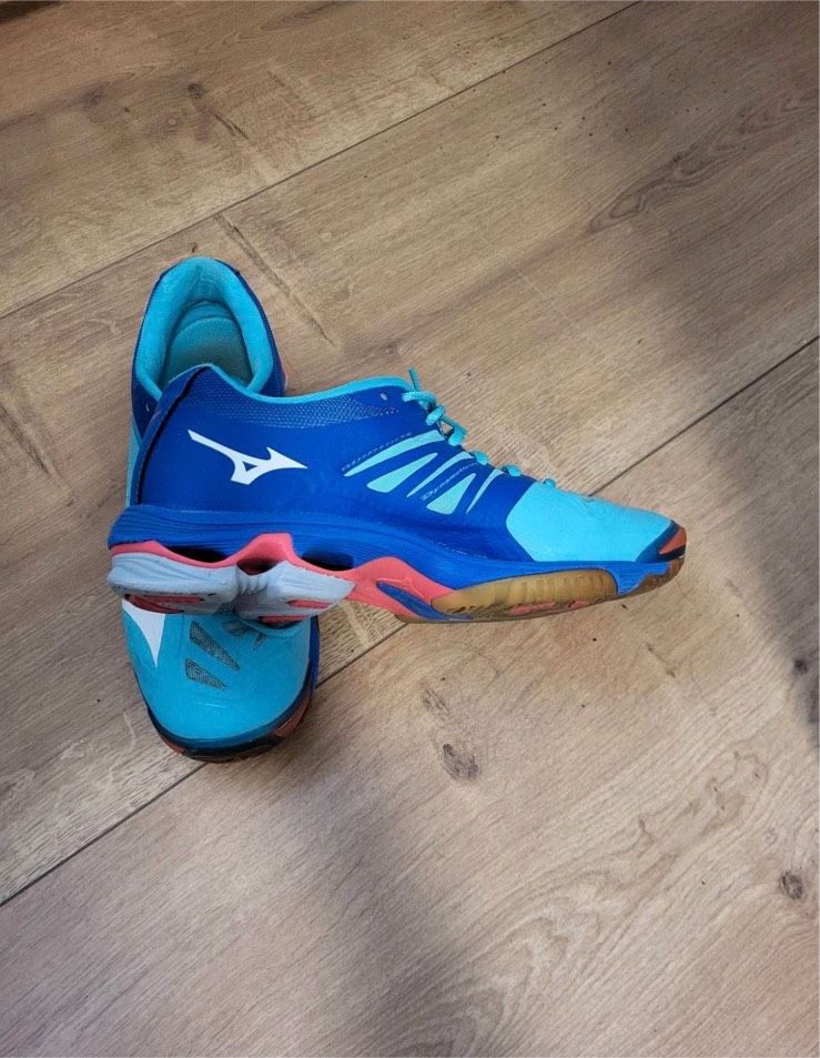 Volleyballschuhe Mizuno blau weiß pink in Neustadt an der Orla