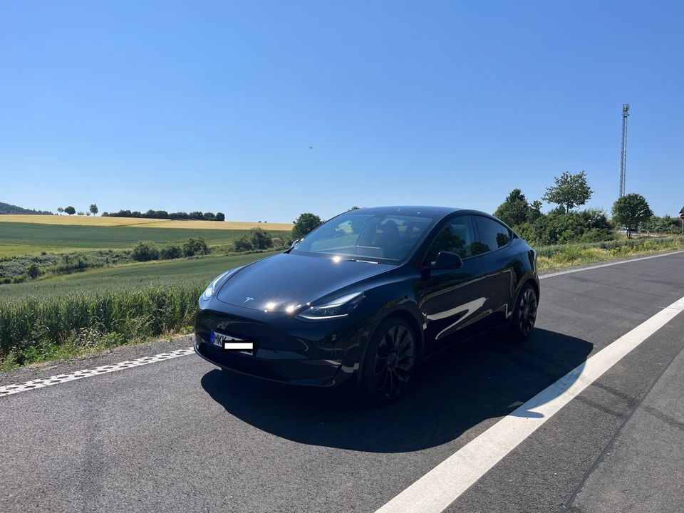 Tesla Model Y Performance, AWD in Offenbach
