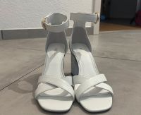 Guess Sandalen, weiß, wie neu, 39 Sachsen-Anhalt - Haldensleben Vorschau