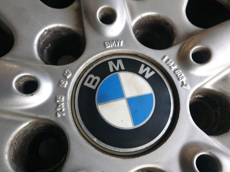 Satz Alufelgen 15" 1132608-7 BMW 3-Er (E36) (90-99) BJ: 1996 in Leipzig
