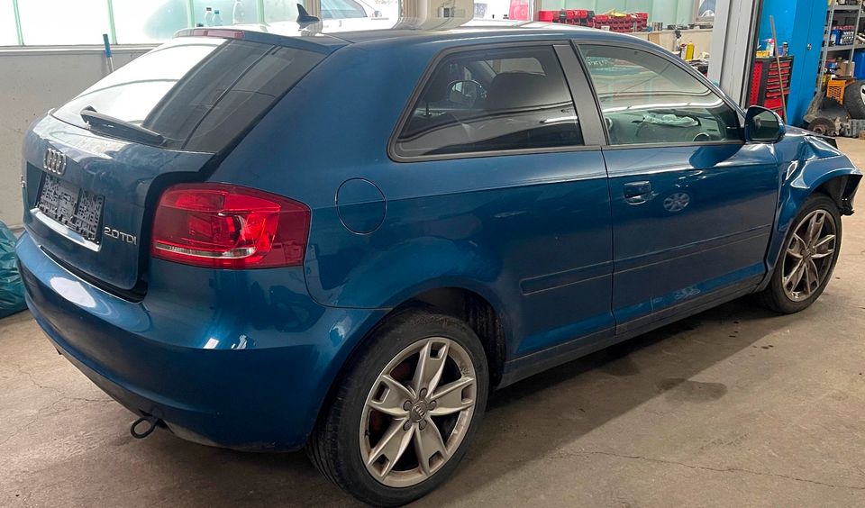 AUDI A3 8P 2.0 TDi DIESEL MOTOR CODE CBA Org.133 tkm in Sundern (Sauerland)