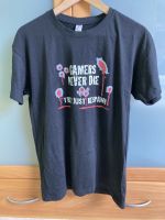 Nerd T-Shirt „Gamers Never die“ Größe M Baden-Württemberg - Illerrieden Vorschau