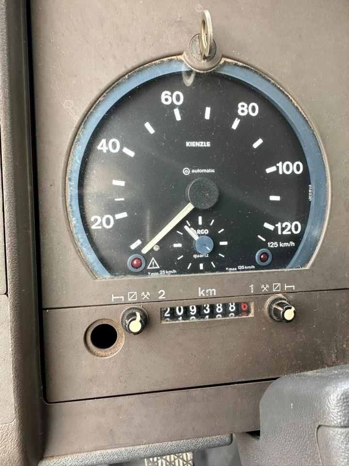 Mercedes-Benz 811*Kran*Rampen*TÜV*1.Hand*Reifen neu*Rostfrei in Großschirma