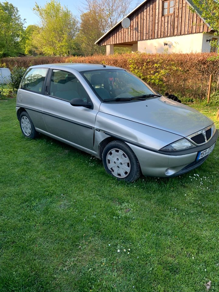 Lancia y zu verkaufen in Hohenzieritz