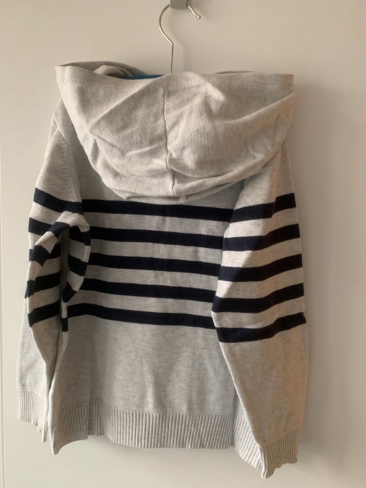 H&M Pullover Hoodie 122/128 in Elmenhorst Kr Stormarn