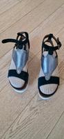 Sandalen / Keilsandaletten von Mjus Gr. 42, schwarz, Leder Nordrhein-Westfalen - Lemgo Vorschau