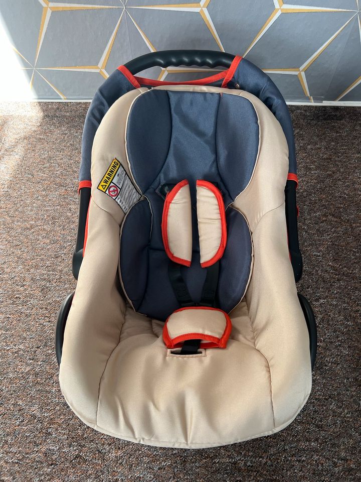 Kindersitz Babyschale Autositz 0-10 kg in Stralsund