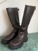 ZARA Lederstiefel // Größe 35 Saarbrücken-Dudweiler - Dudweiler Vorschau