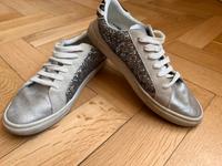 Top! ZARA Sneaker Glitzer weiß Zebrafell Silber Gr. 41 München - Schwabing-West Vorschau