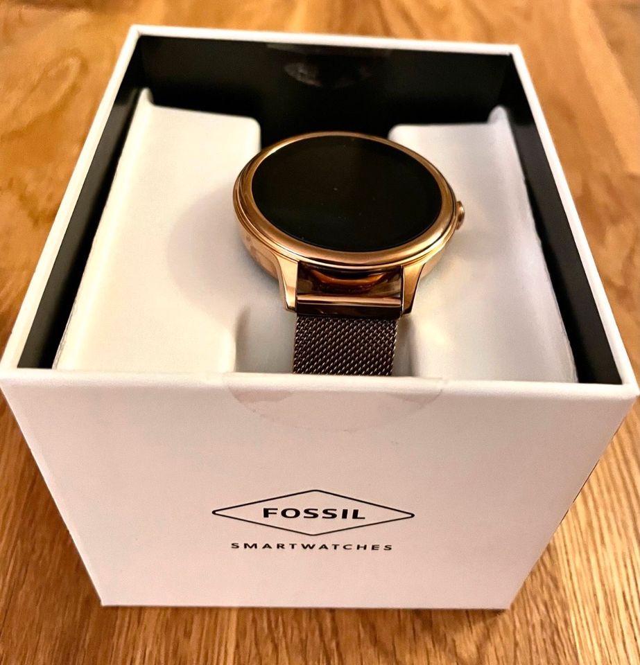 Fossil Damen Smartwatch 5e 2305 Roségold NEUWERTIG in Hamburg