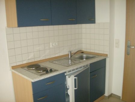 SANKT AUGUSTIN-NIEDERPLEIS, 1 Zi. Appartement mit 30 m² Wfl. mit Single-Küche und Dusche/WC in Sankt Augustin