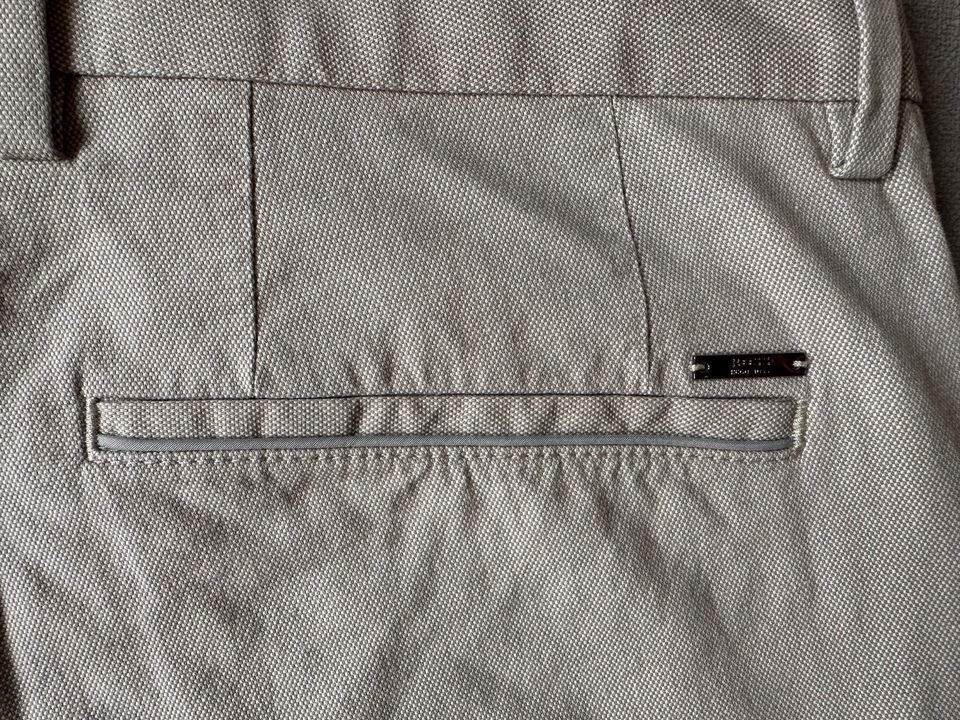 Boss Chino Hose beige, Gr. 48, TOP-Zustand in Pullach