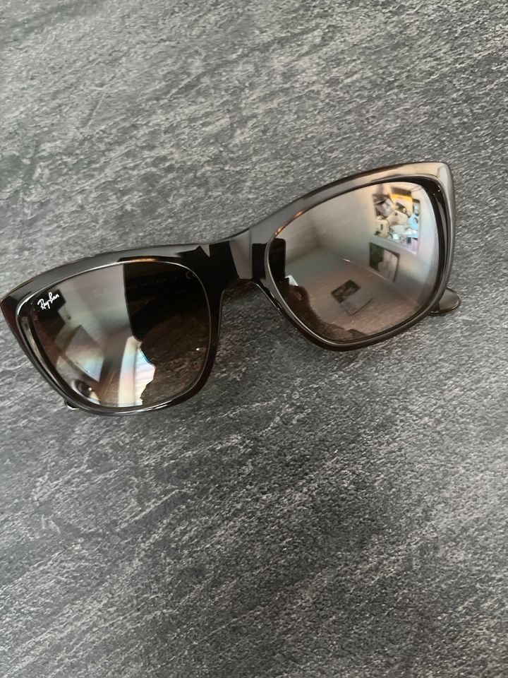 Ray Ban Sonnenbrille in Biederitz