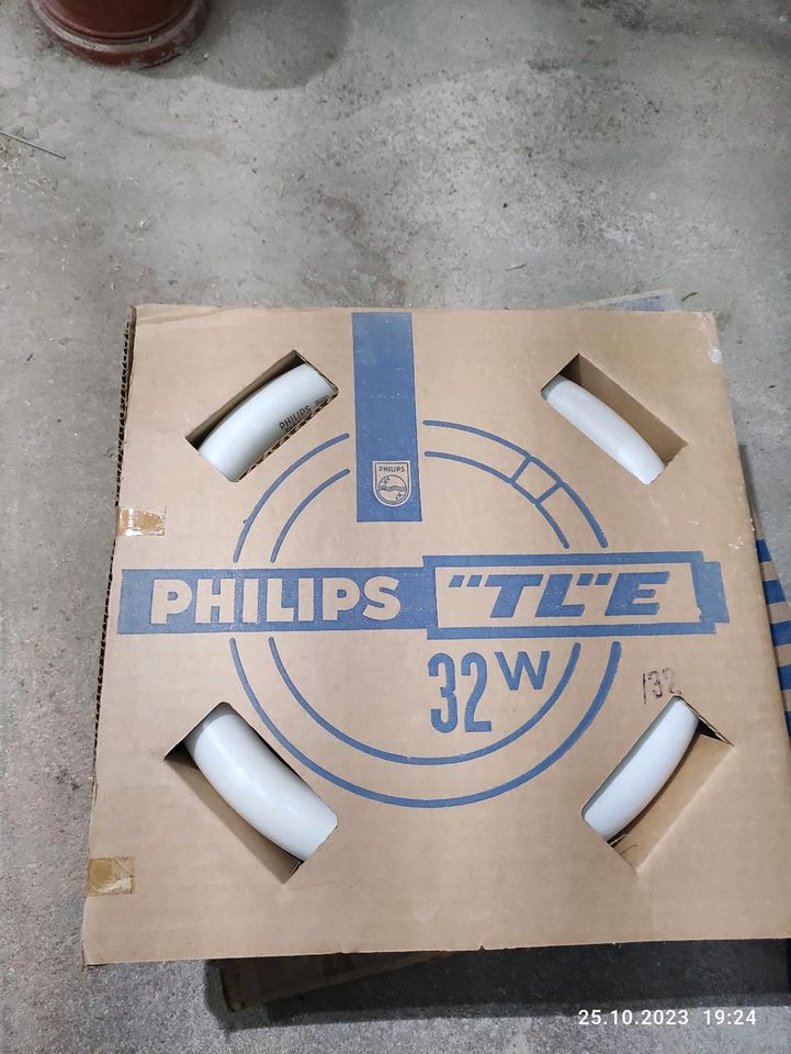 PHILIPS TLE 32w in Walldürn