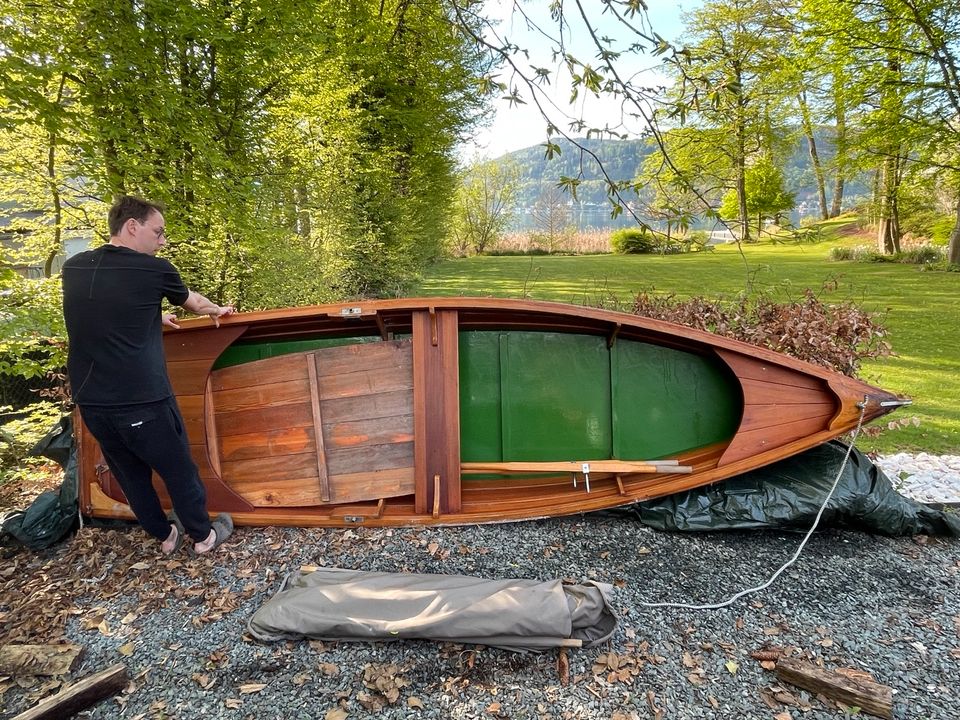 Ruderboot aus Holz inklusive Abdeckung in München