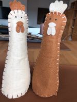 Osterdeko 2 Hahnfiguren Filz beige braun Nordrhein-Westfalen - Niederkrüchten Vorschau