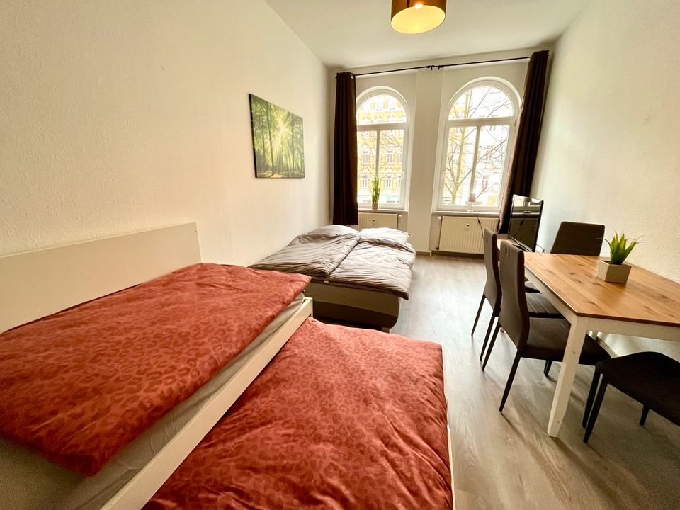 Direkt an der KarLi! Ferienwohnung mit 2 Zimmern und Platz für 6 in Leipzig