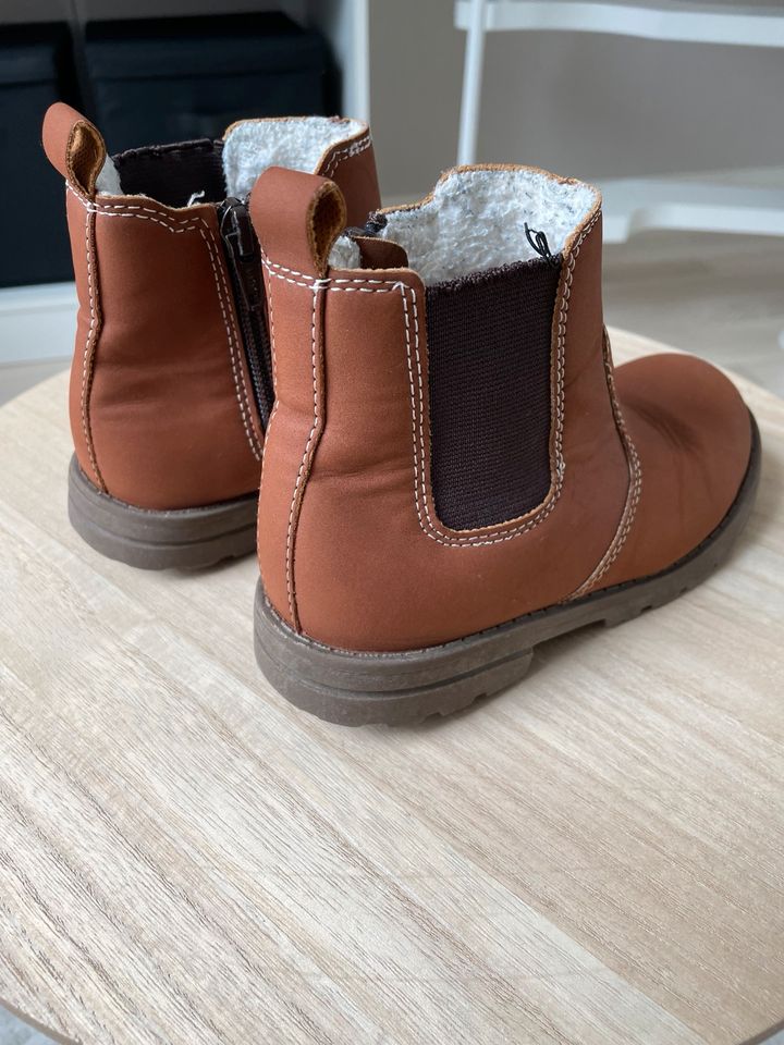 Jungen Winterschuhe Gr. 28 in Lage