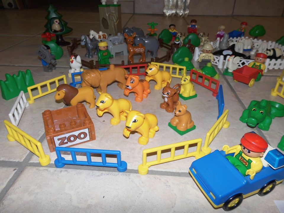 Lego Duplo, großer Zoo mit fast 50 Tiere, Gehege, Bäume usw. lese in Heinsberg