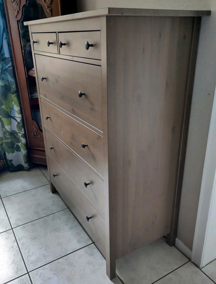 Ikea Hemnes Schrank Kommode Regal graubraun in Berlin