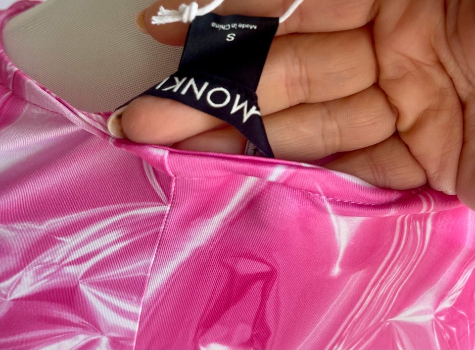 Monki Kleid Pink weiß S Kofferkleid knitterfrei in Bonn