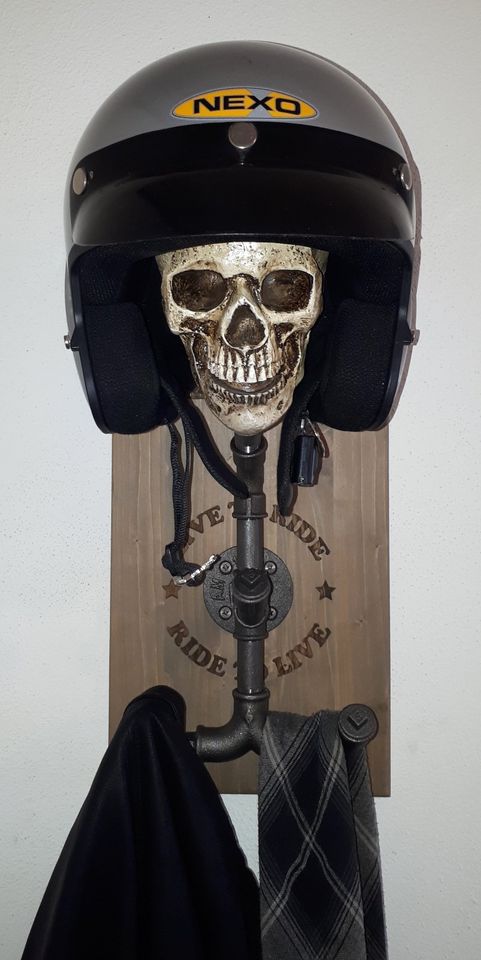 Helmhalter, Biker-Garderobe, Biker Motiv, Totenkopf, Live to Ride in Vohenstrauß